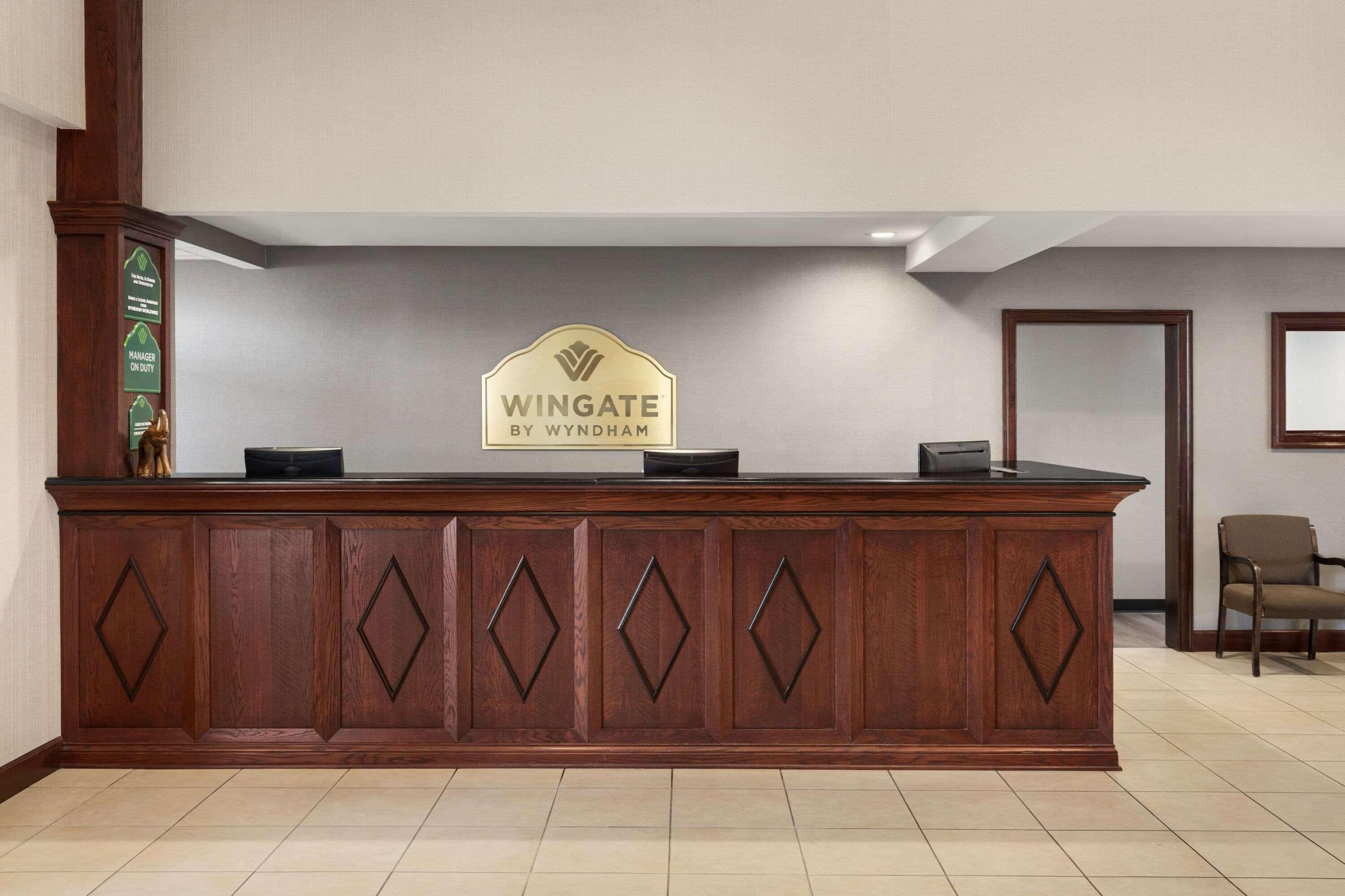 Hotel Wingate By Wyndham Southport Esterno foto